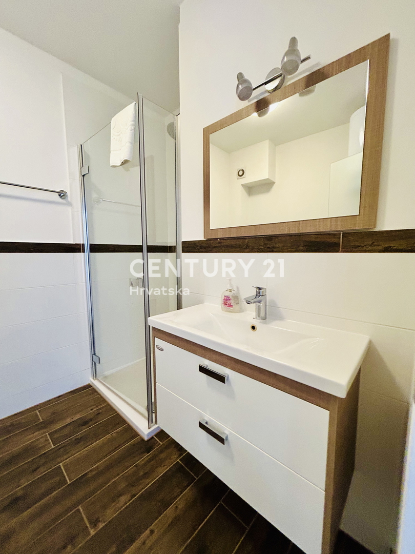 MEDULIN, VOLME, ESCLUSIVA DELL'AGENZIA, APPARTAMENTO A SOLI 200 METRI DALLA SPIAGGIA E DAL MARE