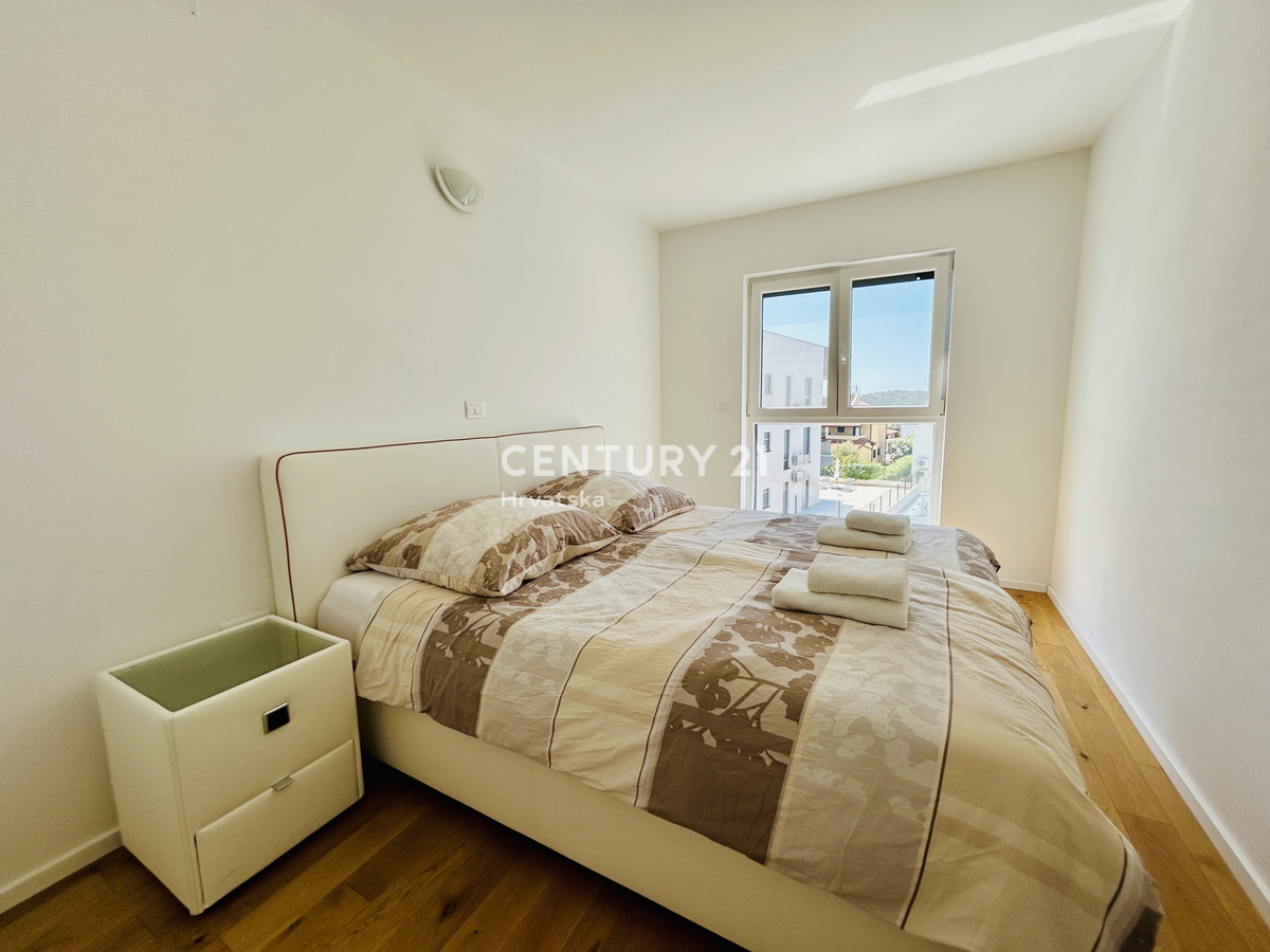 BANJOLE, VOLME, ESCLUSIVA DELL'AGENZIA, APPARTAMENTO A SOLI 200 METRI DAL MARE E DALLA SPIAGGIA