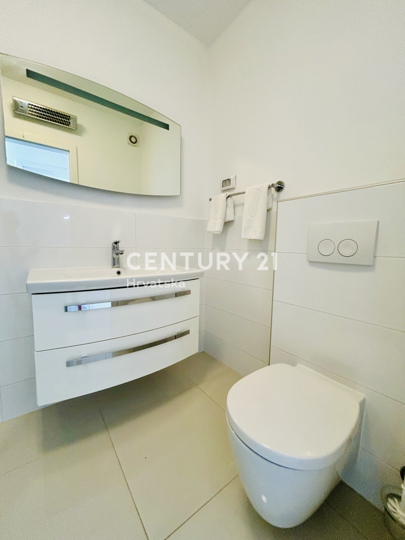 BANJOLE, VOLME, ESCLUSIVA DELL'AGENZIA, APPARTAMENTO A SOLI 200 METRI DAL MARE E DALLA SPIAGGIA