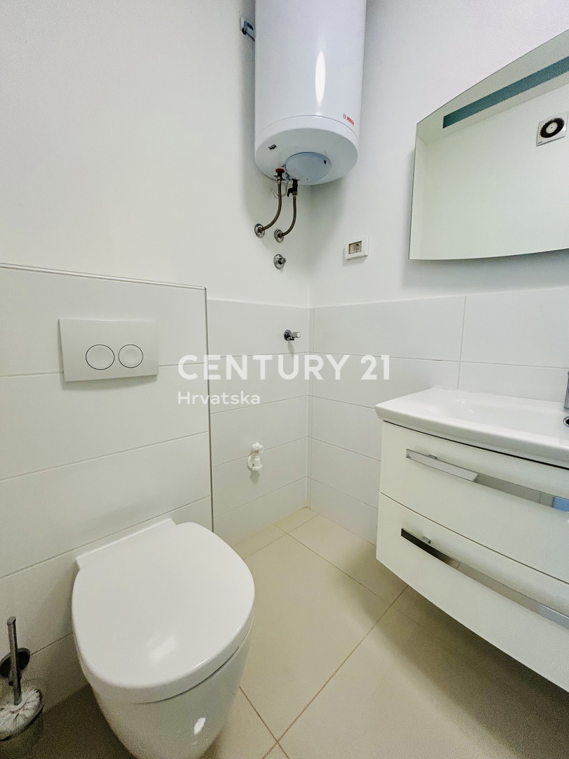 BANJOLE, VOLME, ESCLUSIVA DELL'AGENZIA, APPARTAMENTO A SOLI 200 METRI DAL MARE E DALLA SPIAGGIA