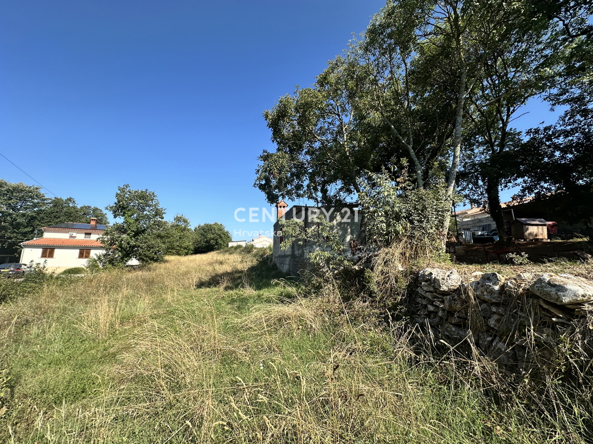 SVETVINČENAT, 6 KM, TERRENO CON PERMESSO DI COSTRUIRE DEFINITIVO