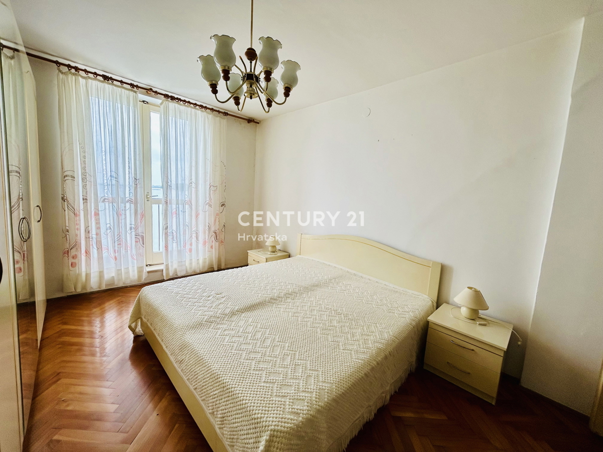 POREČ, CENTRO, APPARTAMENTO IN PRIMA FILA SUL MARE CON VISTA SULLA CITTÀ VECCHIA E SUL MARE