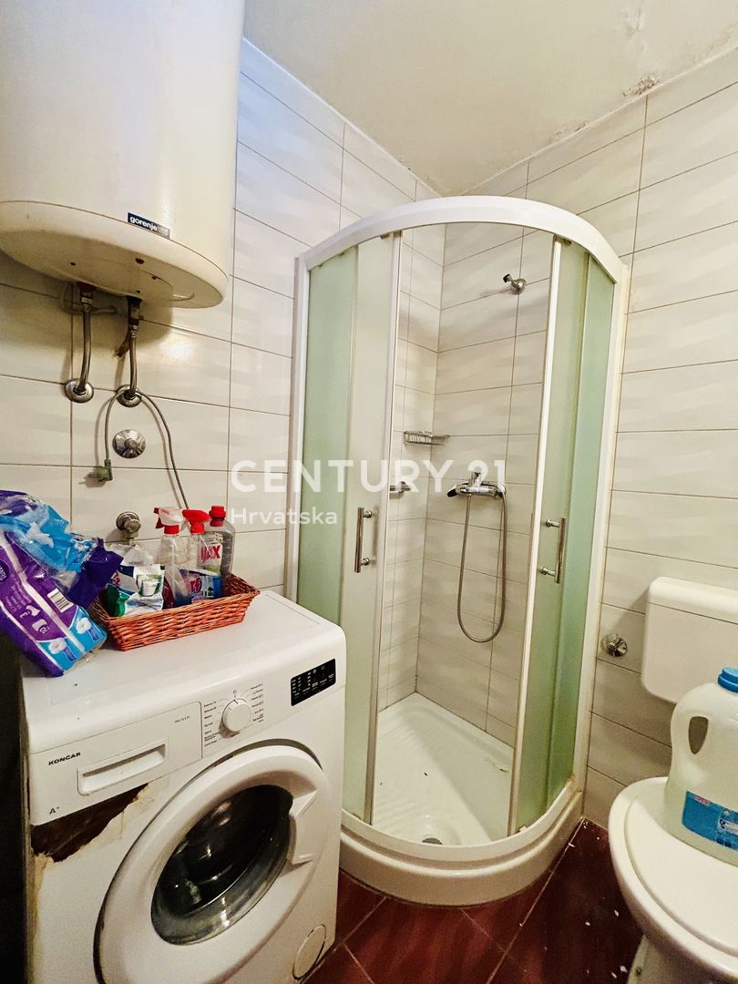 POREČ, CENTRO, APPARTAMENTO IN PRIMA FILA SUL MARE CON VISTA SULLA CITTÀ VECCHIA E SUL MARE