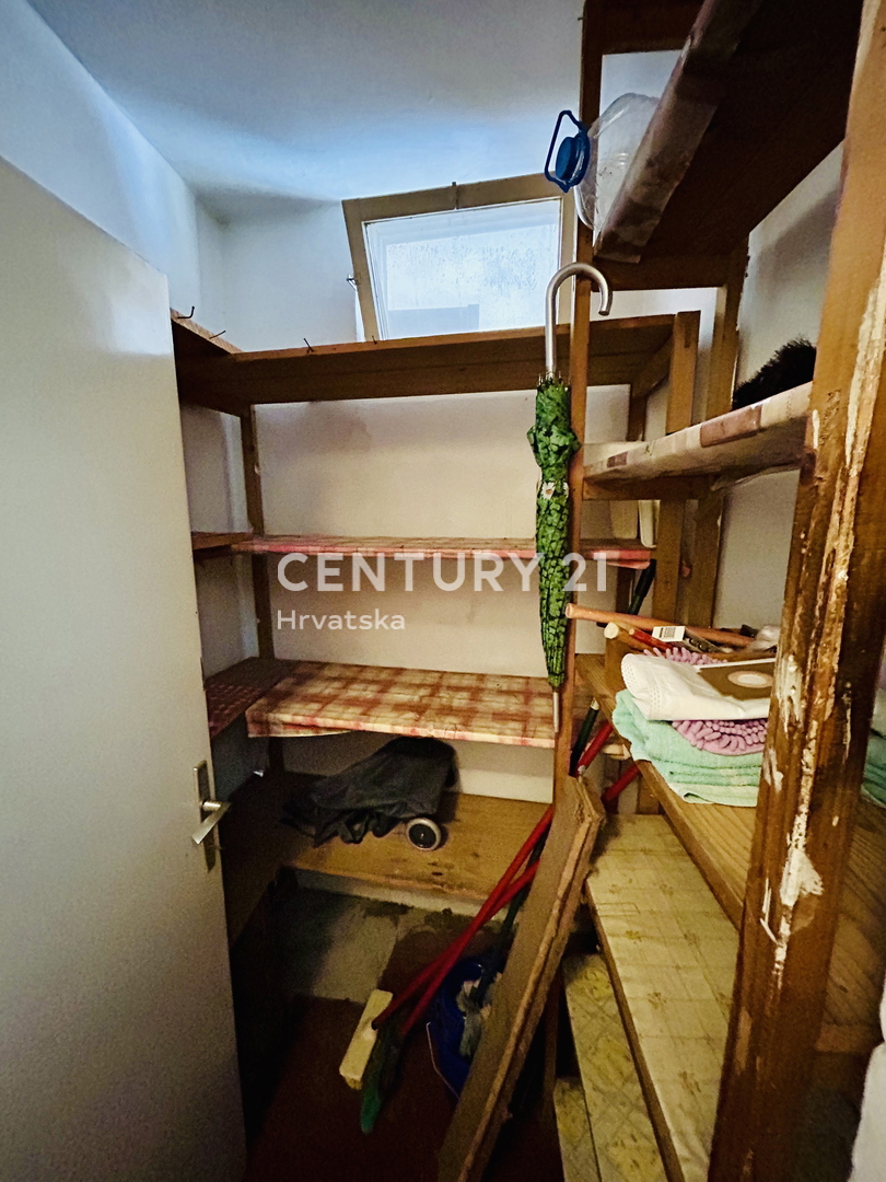 POREČ, CENTRO, APPARTAMENTO IN PRIMA FILA SUL MARE CON VISTA SULLA CITTÀ VECCHIA E SUL MARE