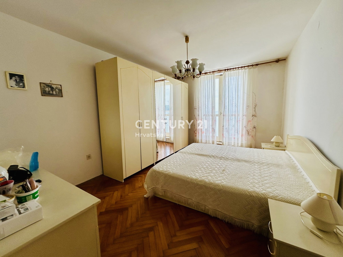 POREČ, CENTRO, APPARTAMENTO IN PRIMA FILA SUL MARE CON VISTA SULLA CITTÀ VECCHIA E SUL MARE