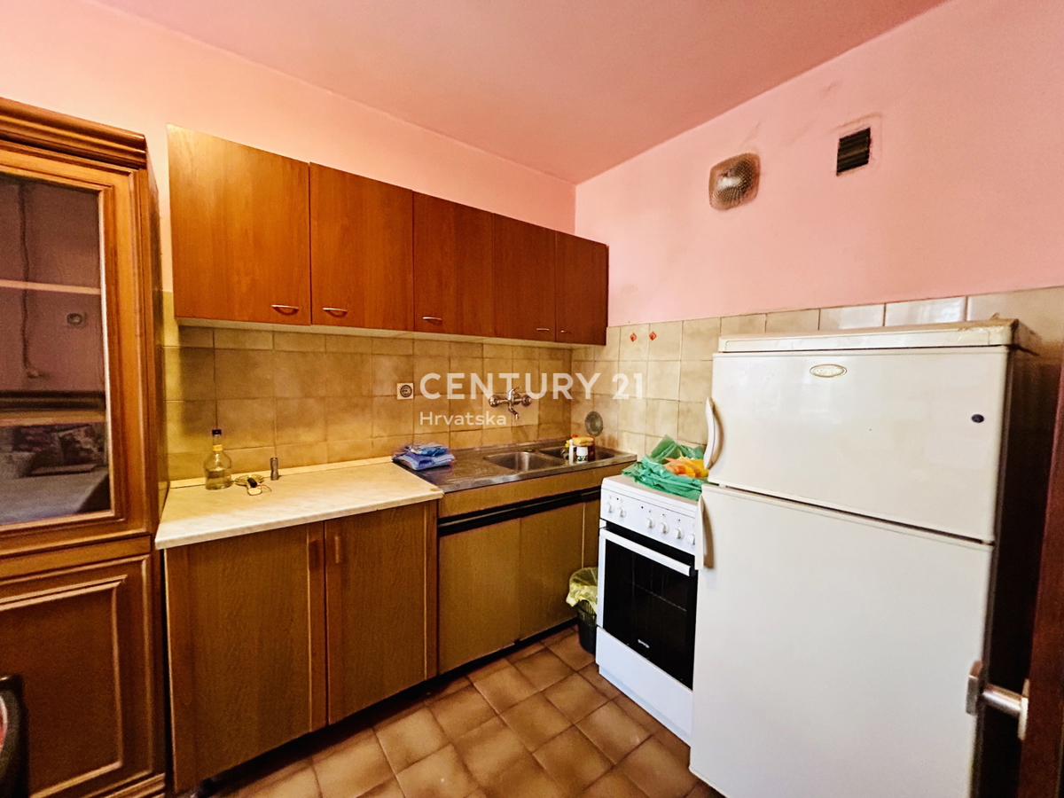 POREČ, CENTRO, APPARTAMENTO IN PRIMA FILA SUL MARE CON VISTA SULLA CITTÀ VECCHIA E SUL MARE