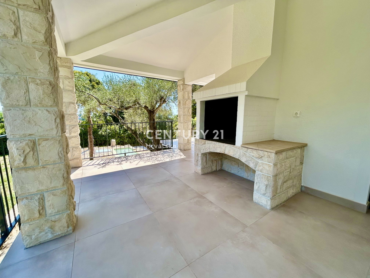 UMAG, DINTORNI, APPARTAMENTO IN OTTIMA POSIZIONE A SOLI 150 METRI DALLA SPIAGGIA CON VISTA MARE