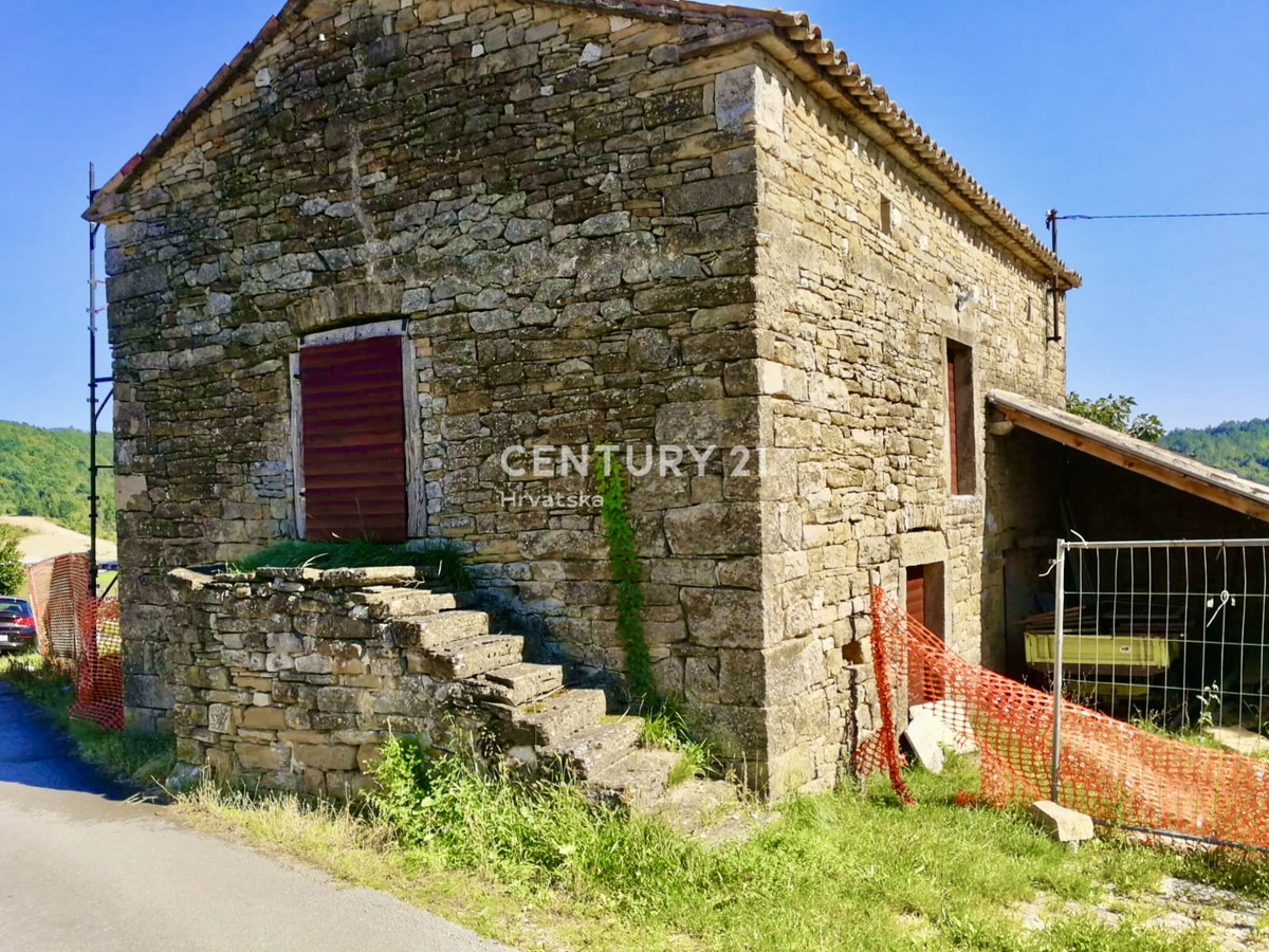 GRIMALDA, ZONA, CASA INDIPENDENTE IN PIETRA IN OTTIMA POSIZIONE