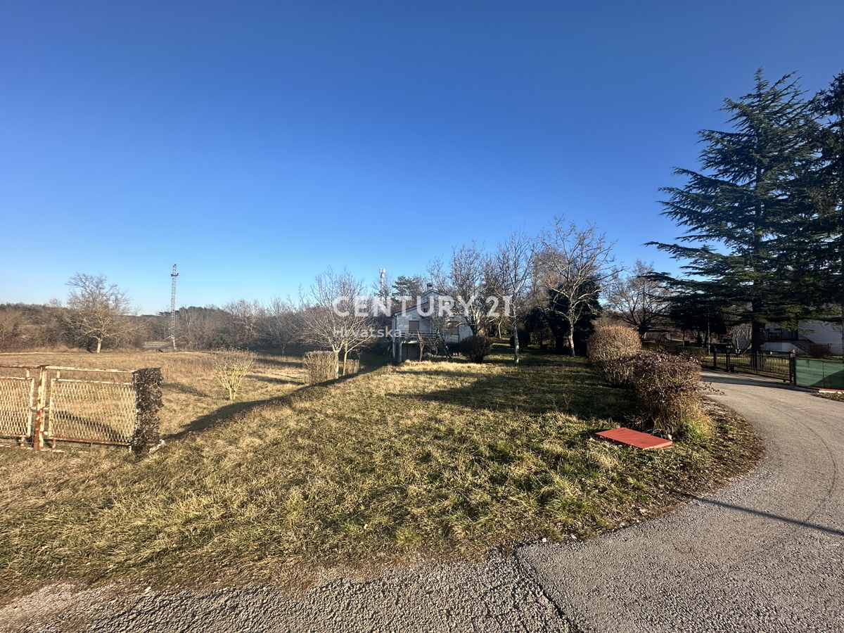 ŽMINJ, DINTORNI, CASA CON AMPIO GIARDINO A DESTINAZIONE EDILIZIA