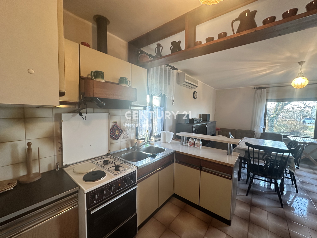 ŽMINJ, DINTORNI, CASA CON AMPIO GIARDINO A DESTINAZIONE EDILIZIA