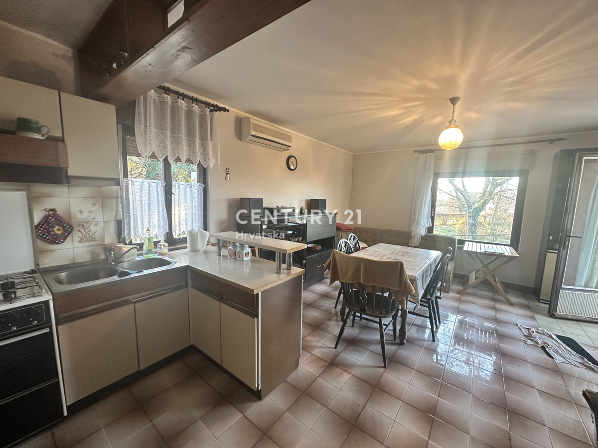 ŽMINJ, DINTORNI, CASA CON AMPIO GIARDINO A DESTINAZIONE EDILIZIA