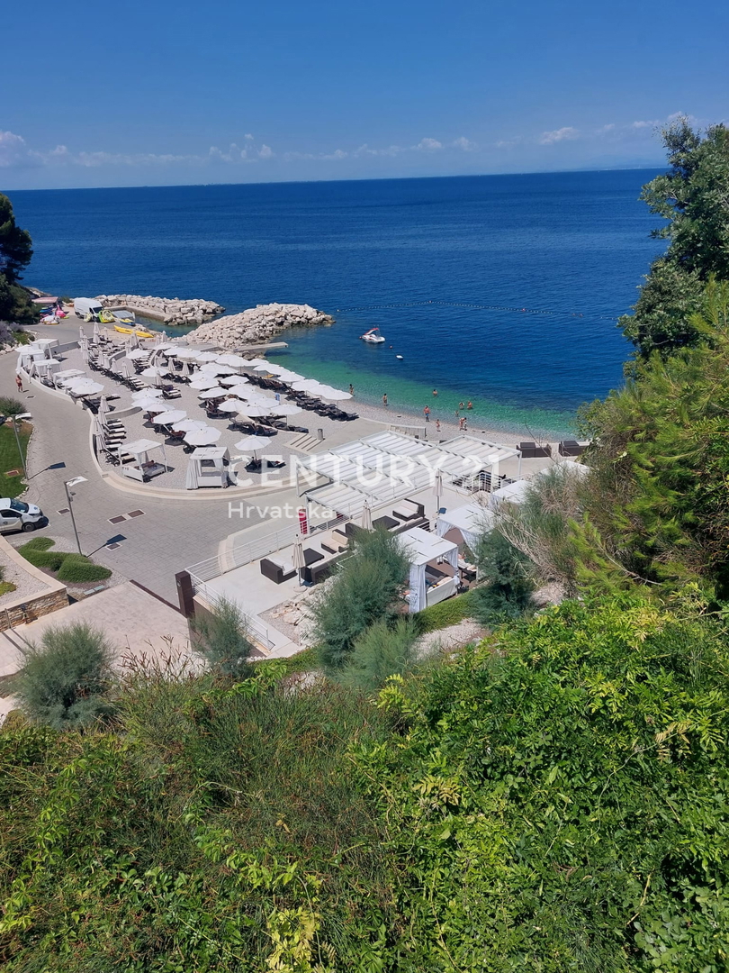 SAVUDRIJA, CRVENI VRH, OTTIMO APPARTAMENTO CON VISTA APERTA SUL MARE