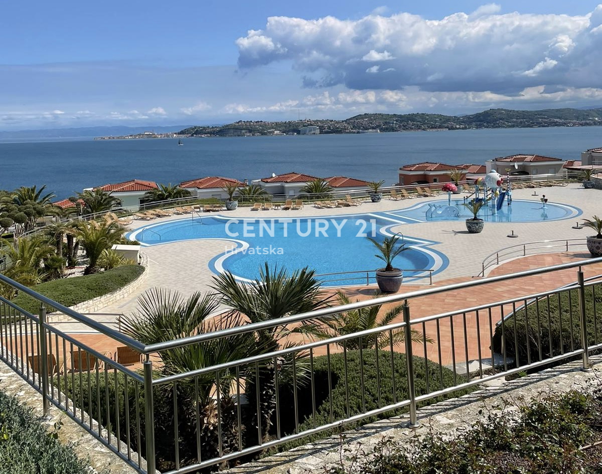 SAVUDRIJA, CRVENI VRH, OTTIMO APPARTAMENTO CON VISTA APERTA SUL MARE