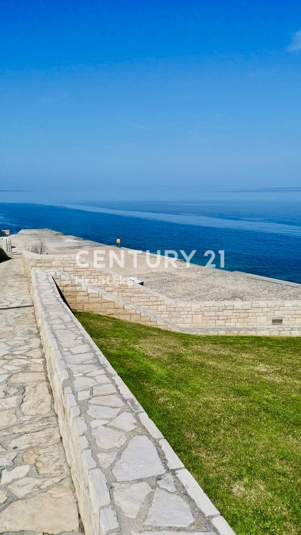 SAVUDRIJA, CRVENI VRH, OTTIMO APPARTAMENTO CON VISTA APERTA SUL MARE