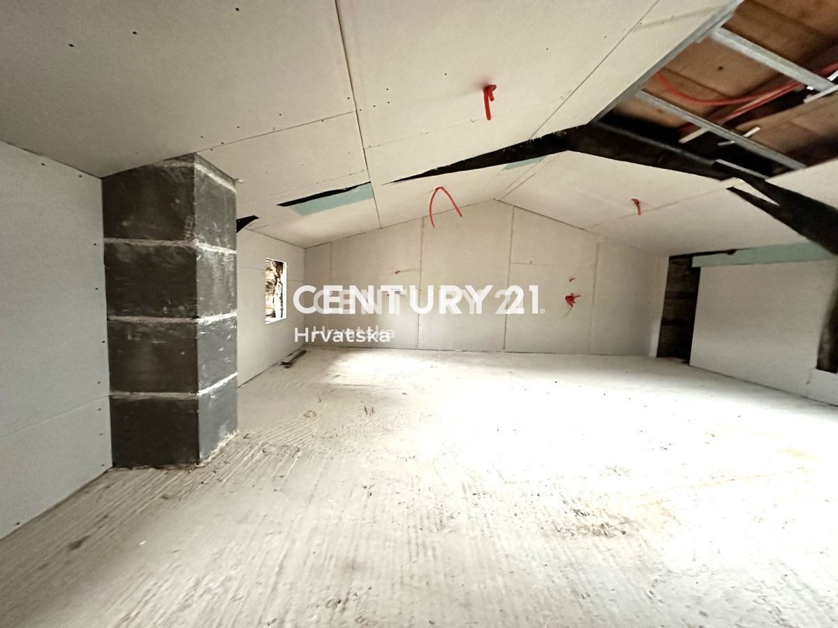 POREČ, VIŠNJAN, CASA A SCHIERA RISTRUTTURATA