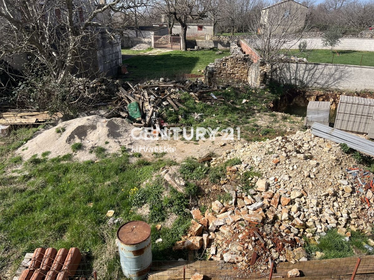 POREČ, VIŠNJAN, CASA A SCHIERA RISTRUTTURATA