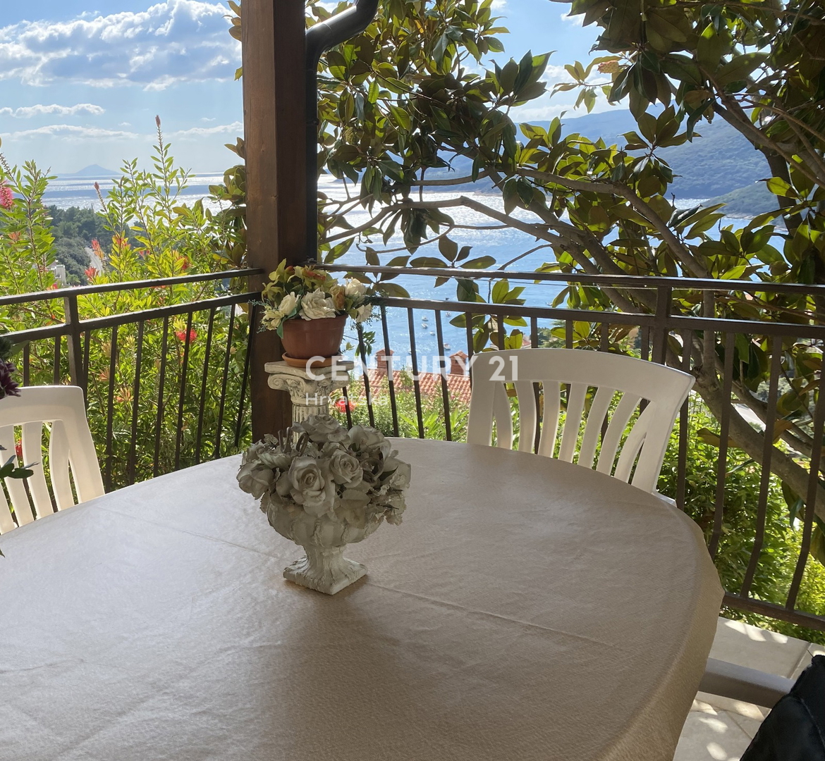 LABIN, RABAC, CASA CON 4 APPARTAMENTI, VISTA APERTA SUL MARE E SULLA CITTÀ VECCHIA DI LABIN