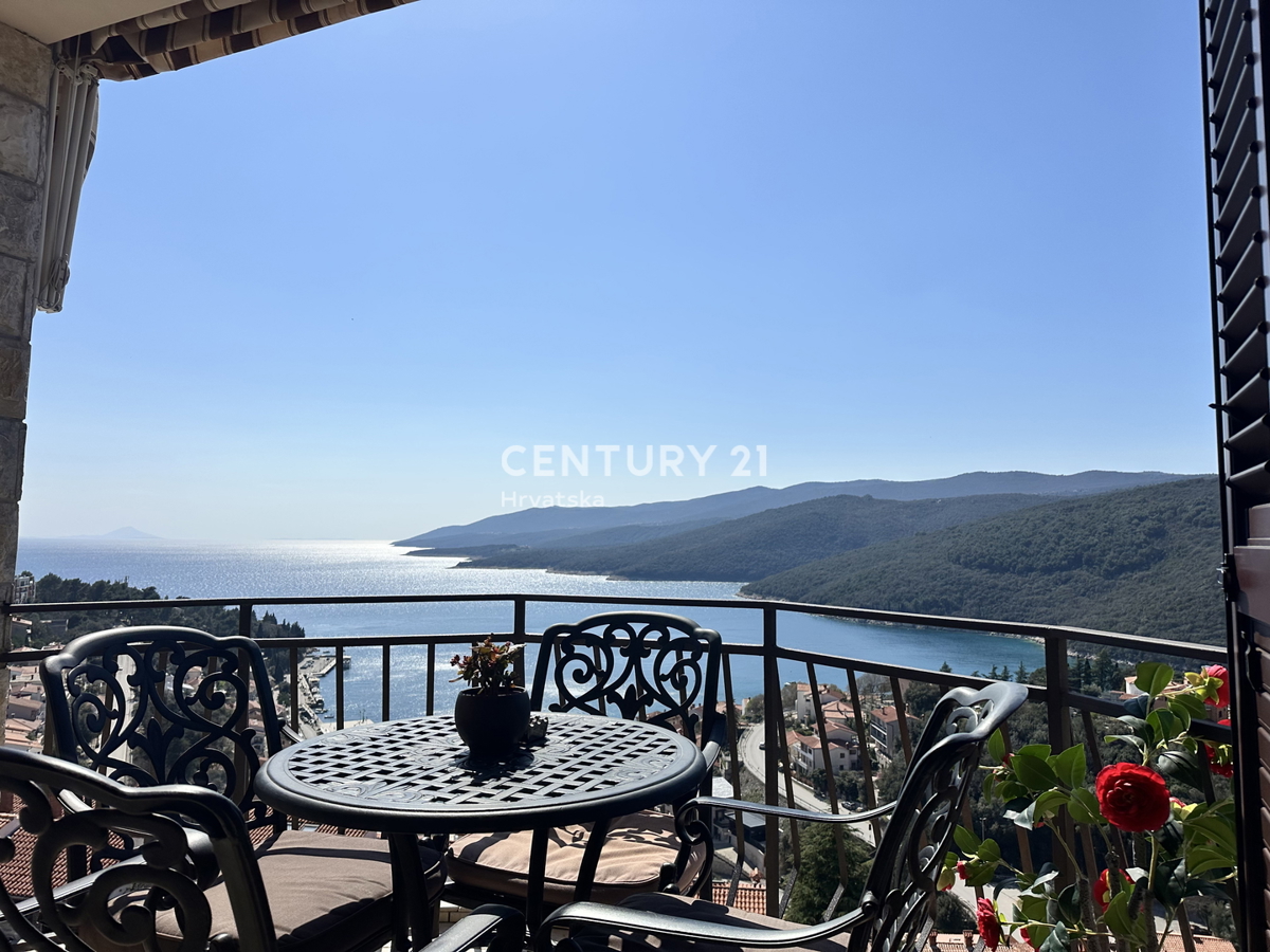 LABIN, RABAC, CASA CON 4 APPARTAMENTI, VISTA APERTA SUL MARE E SULLA CITTÀ VECCHIA DI LABIN
