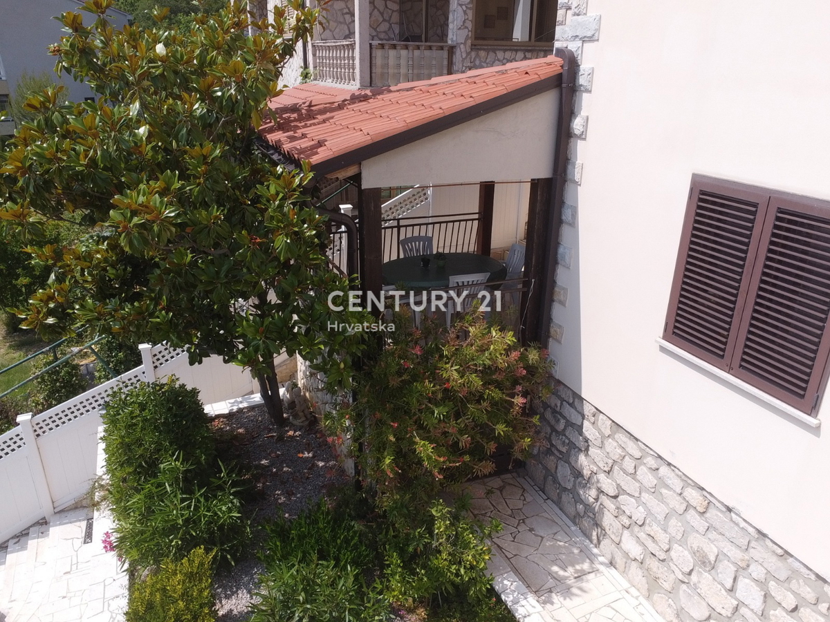 LABIN, RABAC, CASA CON 4 APPARTAMENTI, VISTA APERTA SUL MARE E SULLA CITTÀ VECCHIA DI LABIN