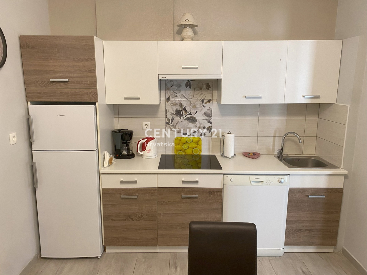 LABIN, RABAC, CASA CON 4 APPARTAMENTI, VISTA APERTA SUL MARE E SULLA CITTÀ VECCHIA DI LABIN