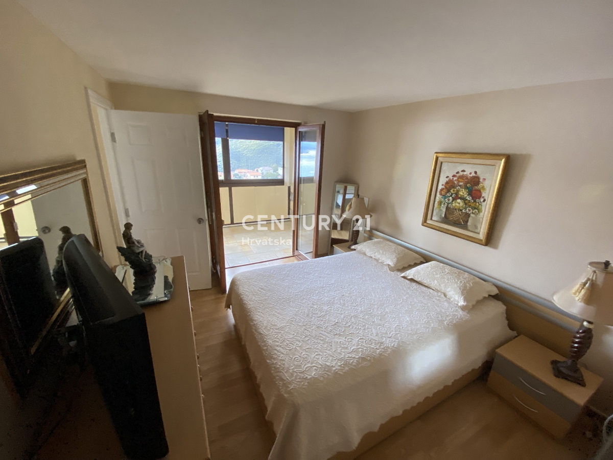 LABIN, RABAC, CASA CON 4 APPARTAMENTI, VISTA APERTA SUL MARE E SULLA CITTÀ VECCHIA DI LABIN