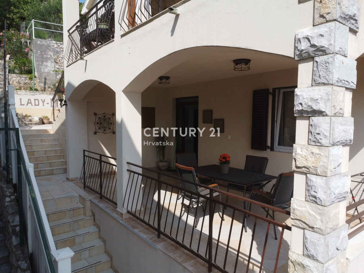 LABIN, RABAC, CASA CON 4 APPARTAMENTI, VISTA APERTA SUL MARE E SULLA CITTÀ VECCHIA DI LABIN