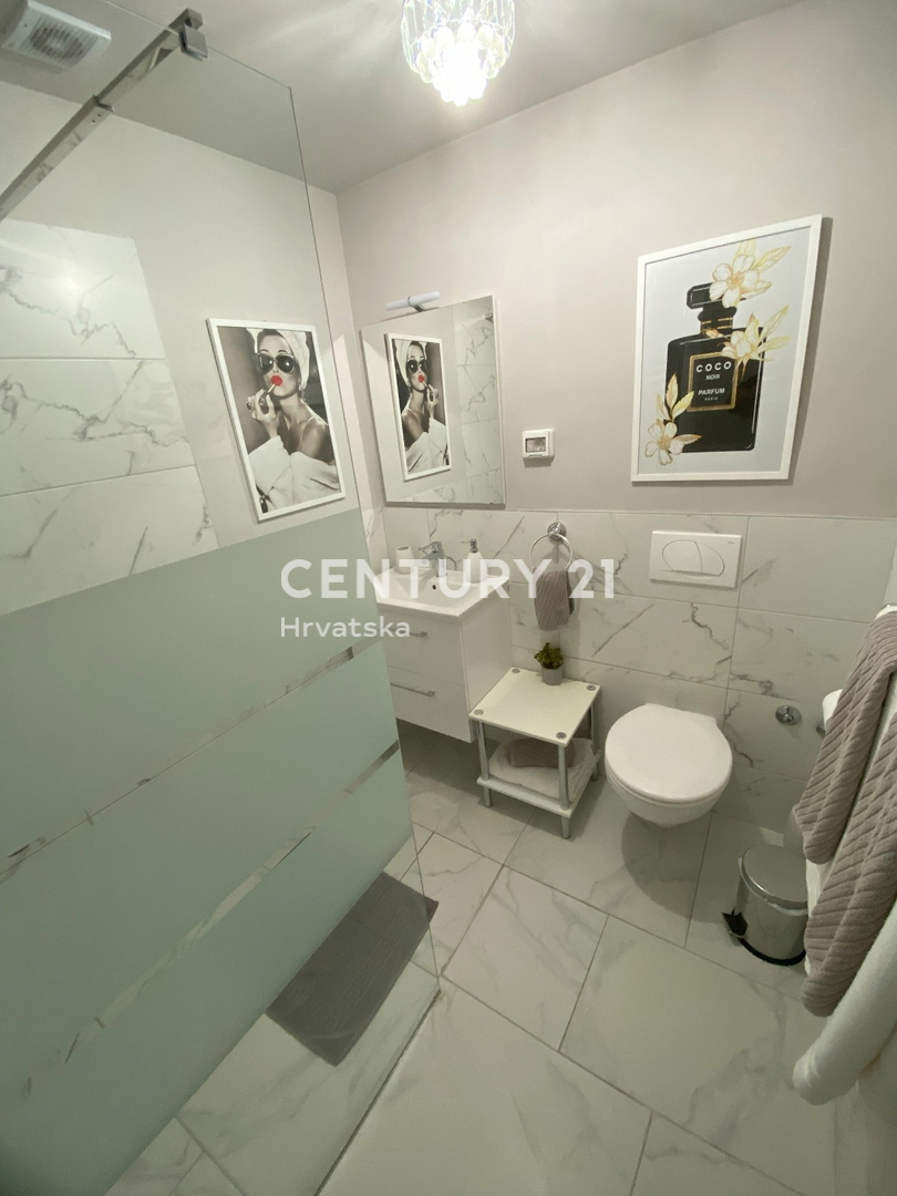 LABIN, RABAC, CASA CON 4 APPARTAMENTI, VISTA APERTA SUL MARE E SULLA CITTÀ VECCHIA DI LABIN