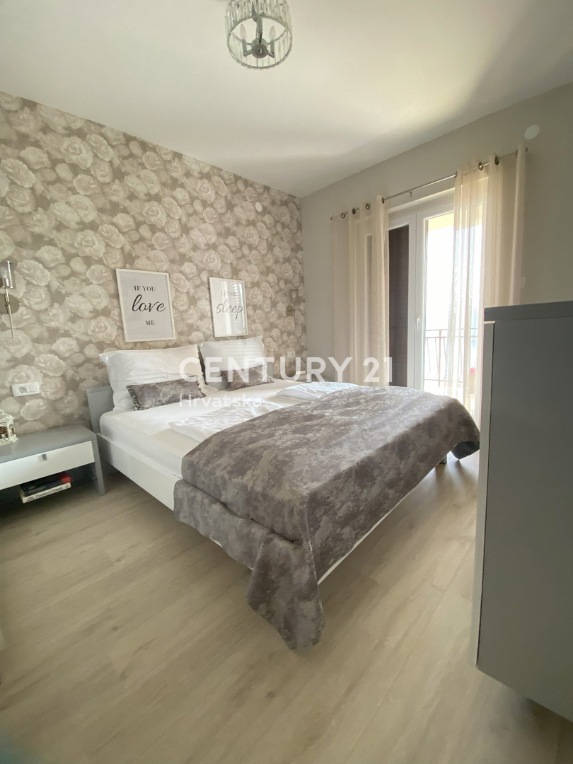 LABIN, RABAC, CASA CON 4 APPARTAMENTI, VISTA APERTA SUL MARE E SULLA CITTÀ VECCHIA DI LABIN