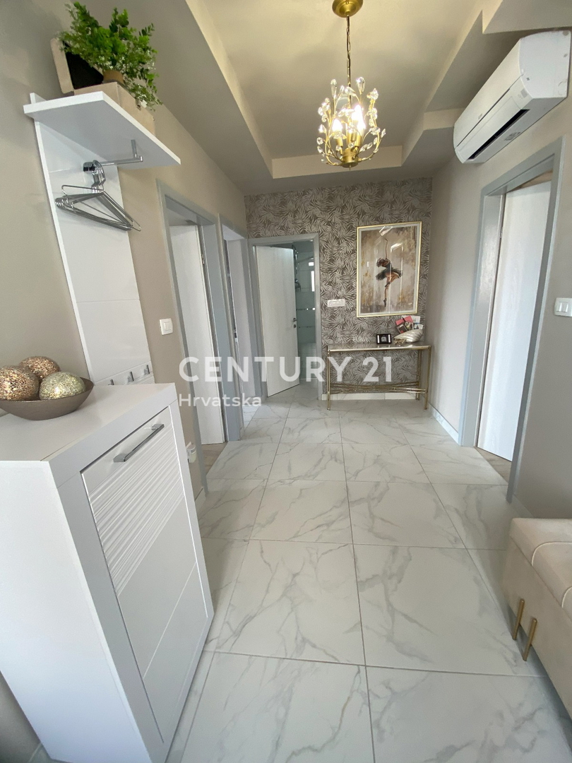 LABIN, RABAC, CASA CON 4 APPARTAMENTI, VISTA APERTA SUL MARE E SULLA CITTÀ VECCHIA DI LABIN