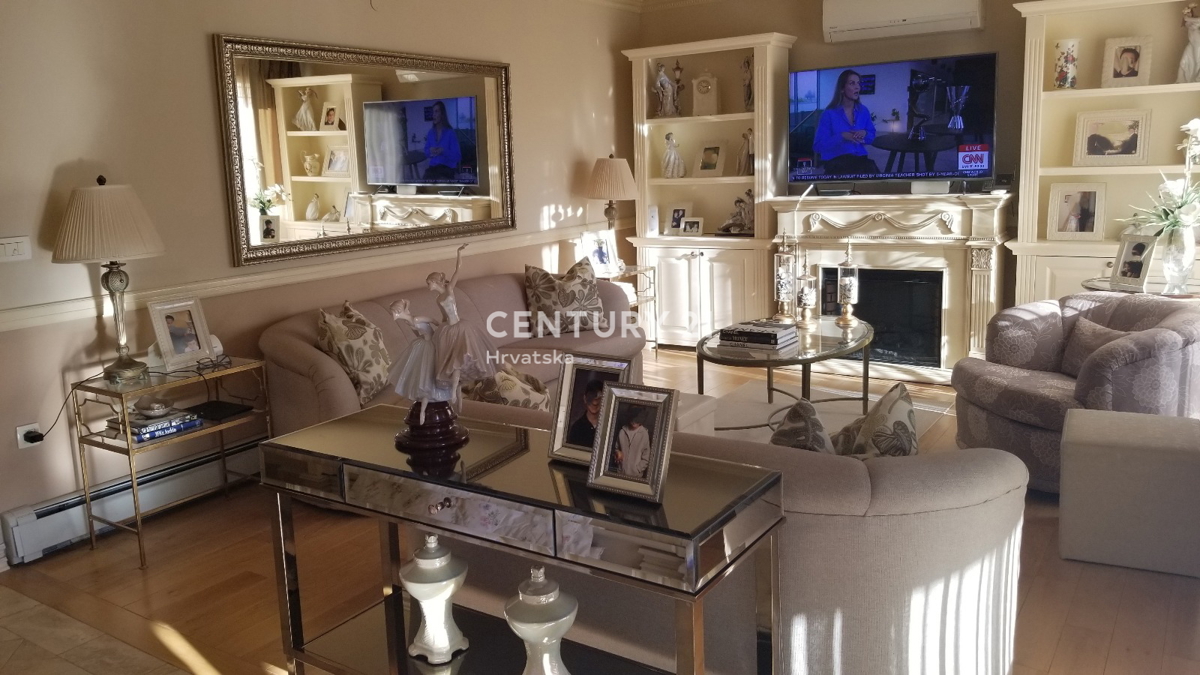 LABIN, RABAC, CASA CON 4 APPARTAMENTI, VISTA APERTA SUL MARE E SULLA CITTÀ VECCHIA DI LABIN