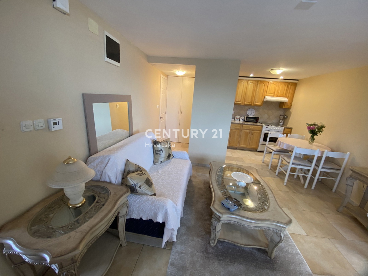 LABIN, RABAC, CASA CON 4 APPARTAMENTI, VISTA APERTA SUL MARE E SULLA CITTÀ VECCHIA DI LABIN