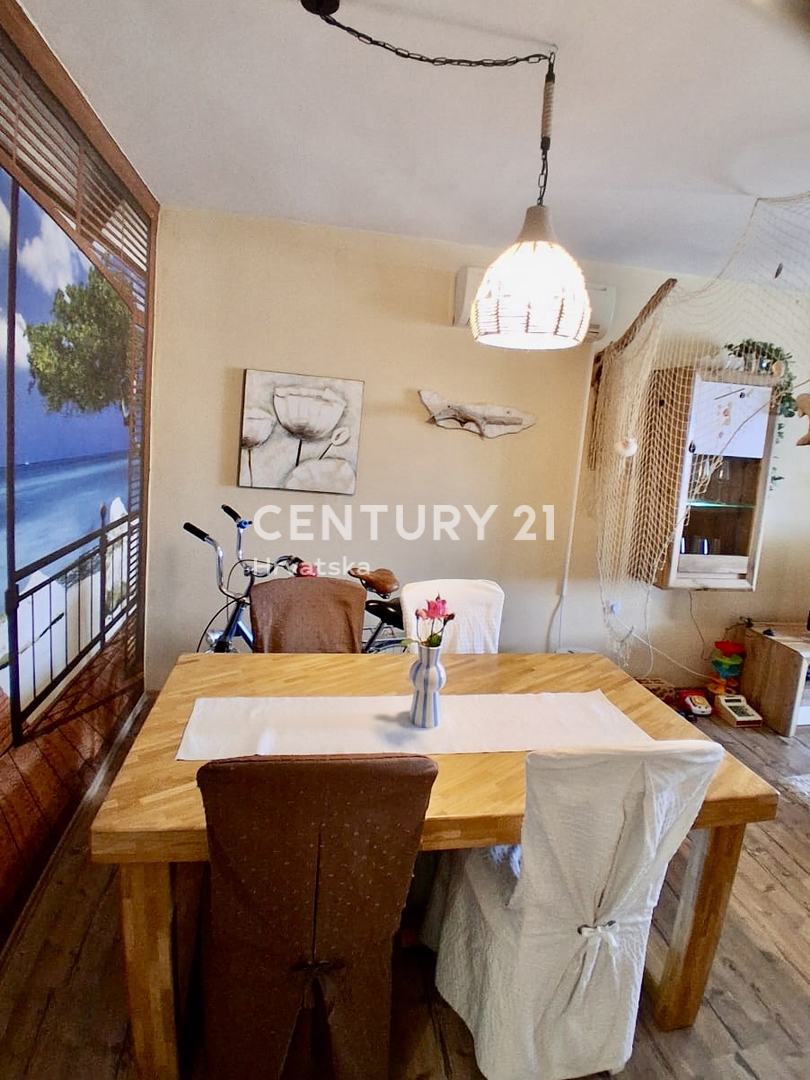 POREČ, ČERVAR PORAT, APPARTAMENTO DUE LOCALI IN PRIMA FILA SUL MARE