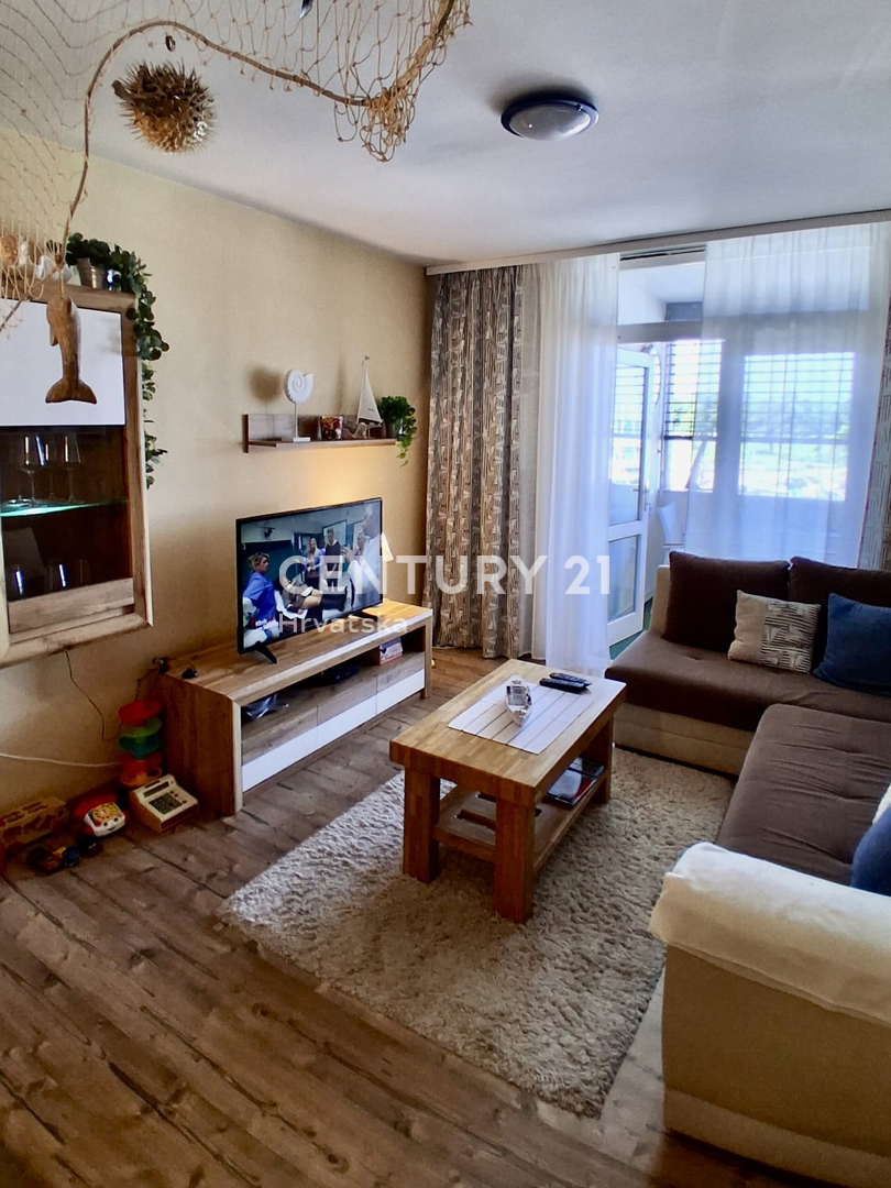 POREČ, ČERVAR PORAT, APPARTAMENTO DUE LOCALI IN PRIMA FILA SUL MARE