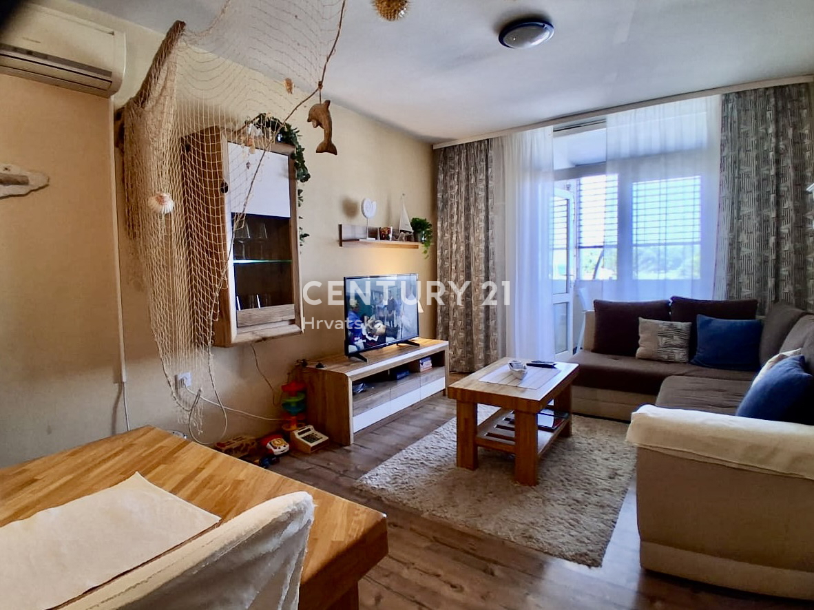 POREČ, ČERVAR PORAT, APPARTAMENTO DUE LOCALI IN PRIMA FILA SUL MARE