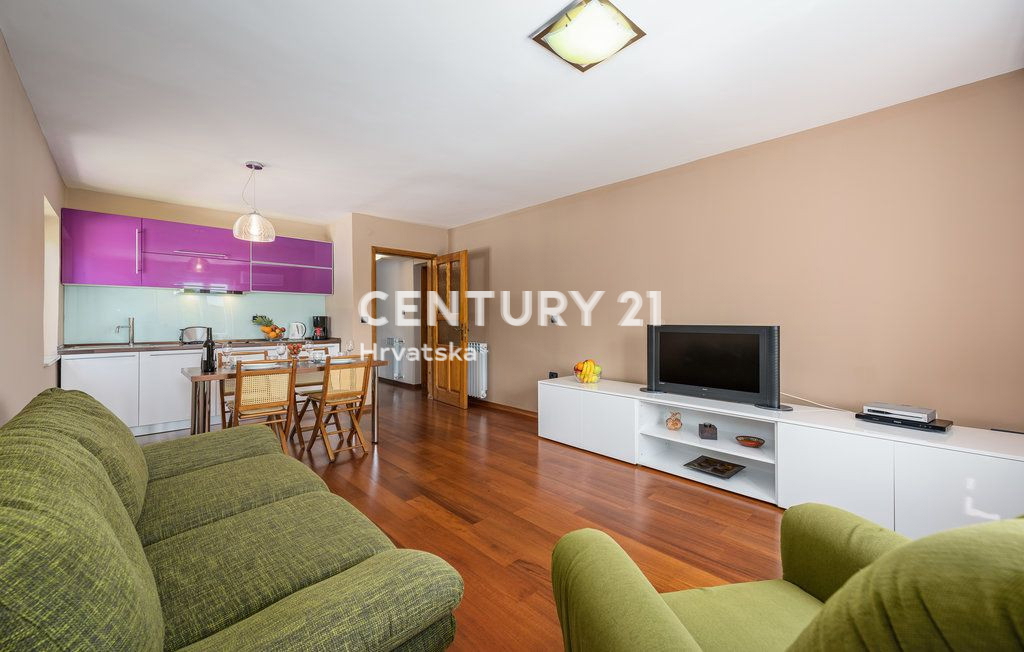 LABIN, PIĆAN, DUE CASE CON PISCINA E FABBRICATO ACCESSORIO