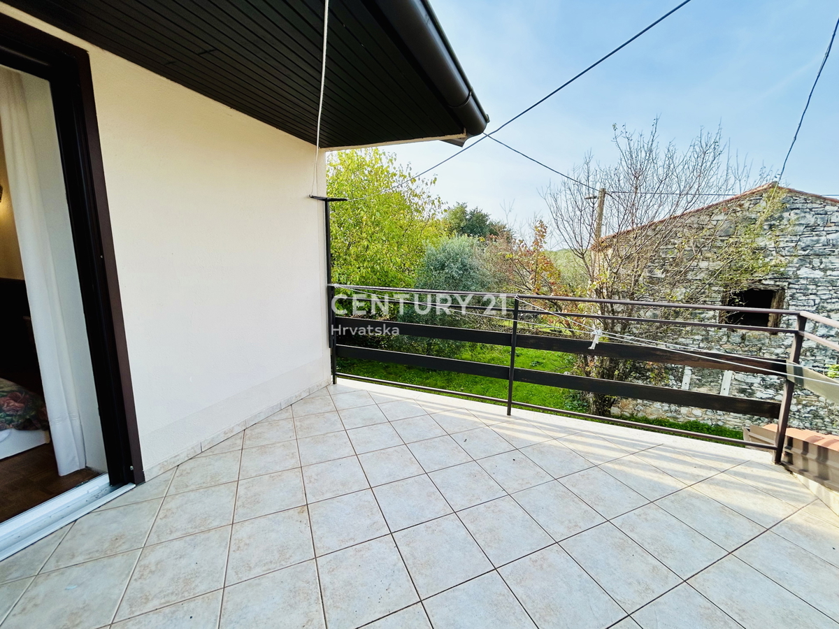 UMAG, DINTORNI, VILLA BIFAMILIARE A SOLI 2 KM DAL MARE