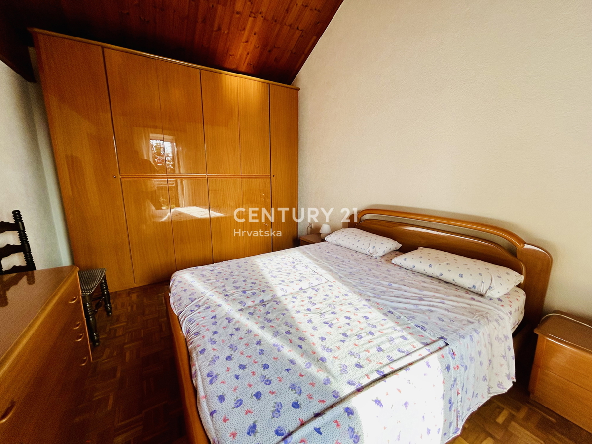 UMAG, DINTORNI, VILLA BIFAMILIARE A SOLI 2 KM DAL MARE