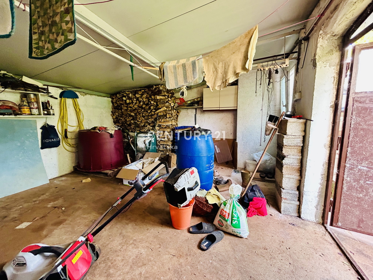 UMAG, DINTORNI, VILLA BIFAMILIARE A SOLI 2 KM DAL MARE