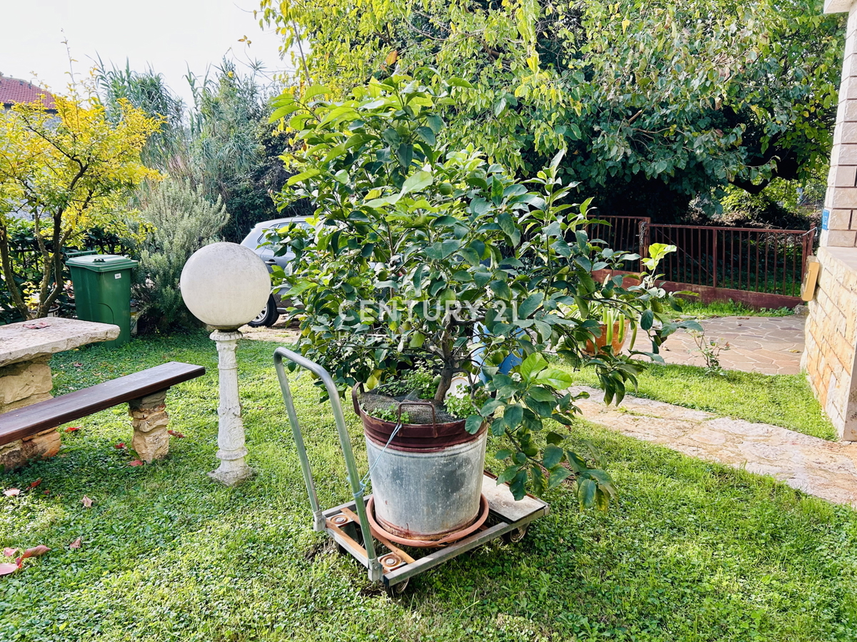 UMAG, DINTORNI, VILLA BIFAMILIARE A SOLI 2 KM DAL MARE