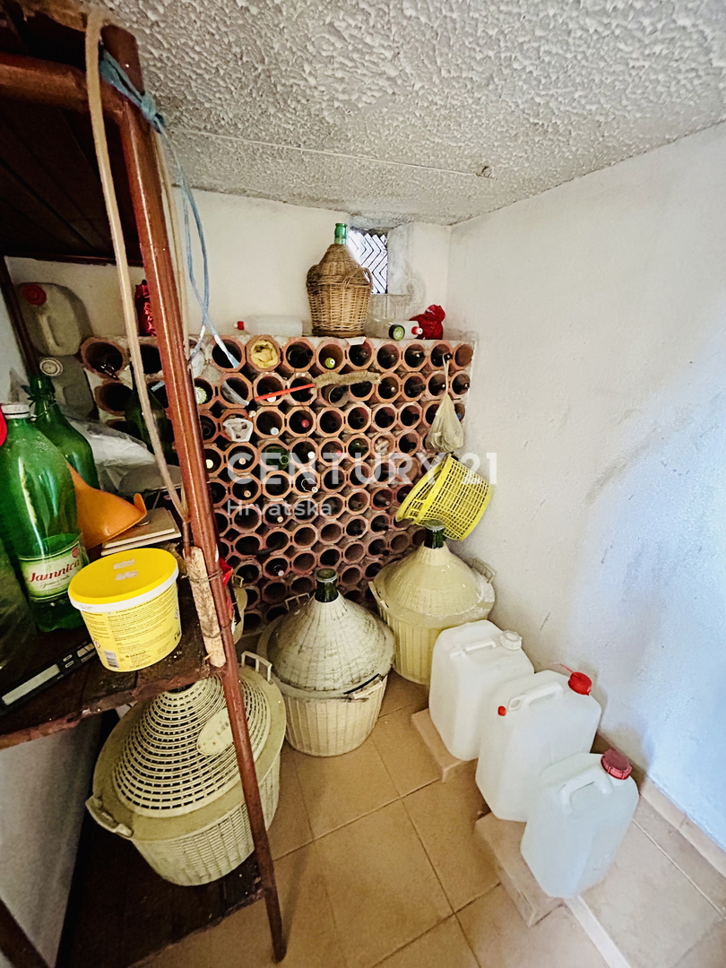 UMAG, DINTORNI, VILLA BIFAMILIARE A SOLI 2 KM DAL MARE