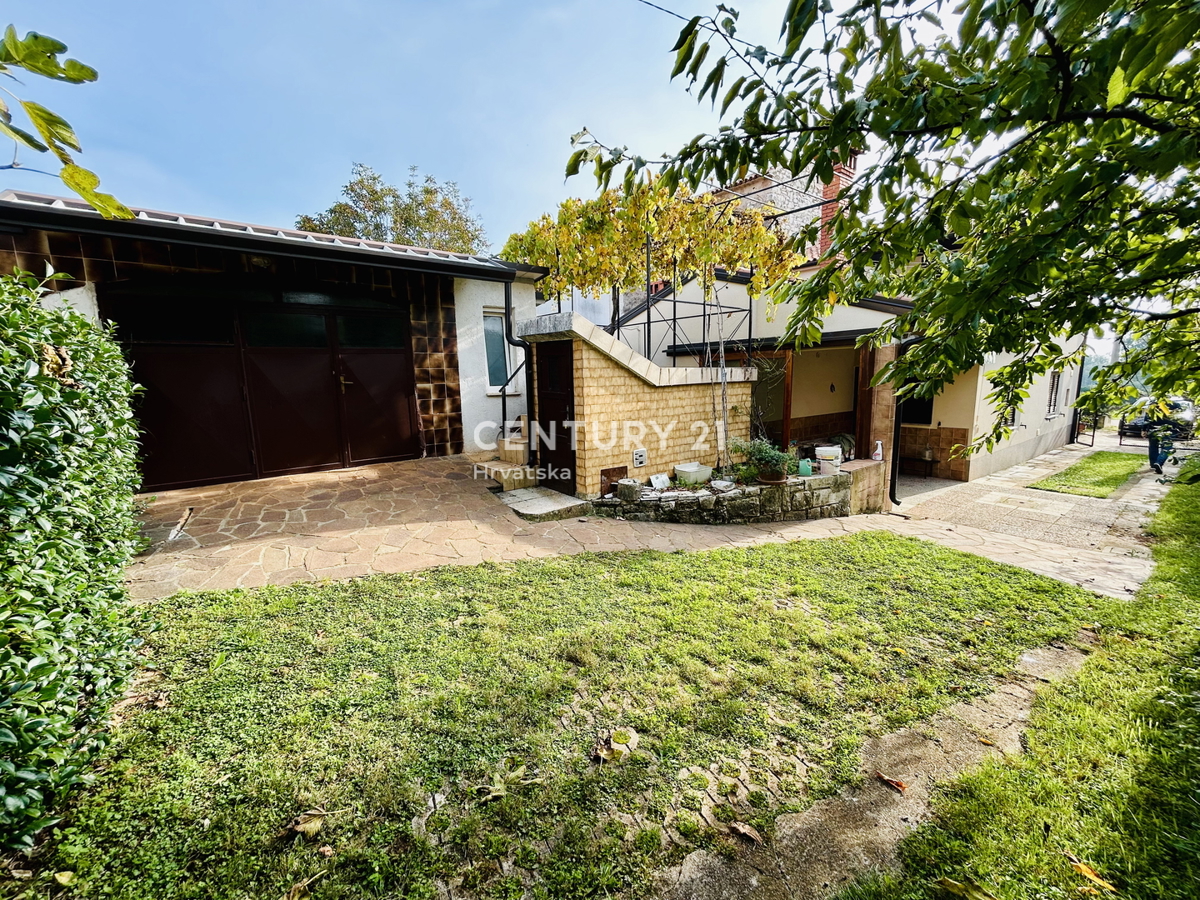 UMAG, DINTORNI, VILLA BIFAMILIARE A SOLI 2 KM DAL MARE