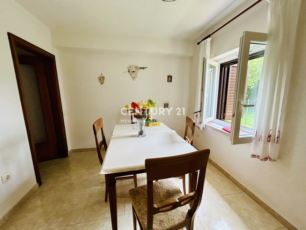 UMAG, DINTORNI, VILLA BIFAMILIARE A SOLI 2 KM DAL MARE