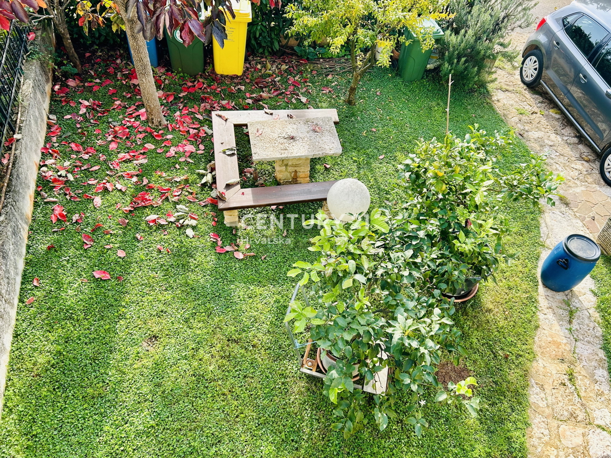 UMAG, DINTORNI, VILLA BIFAMILIARE A SOLI 2 KM DAL MARE