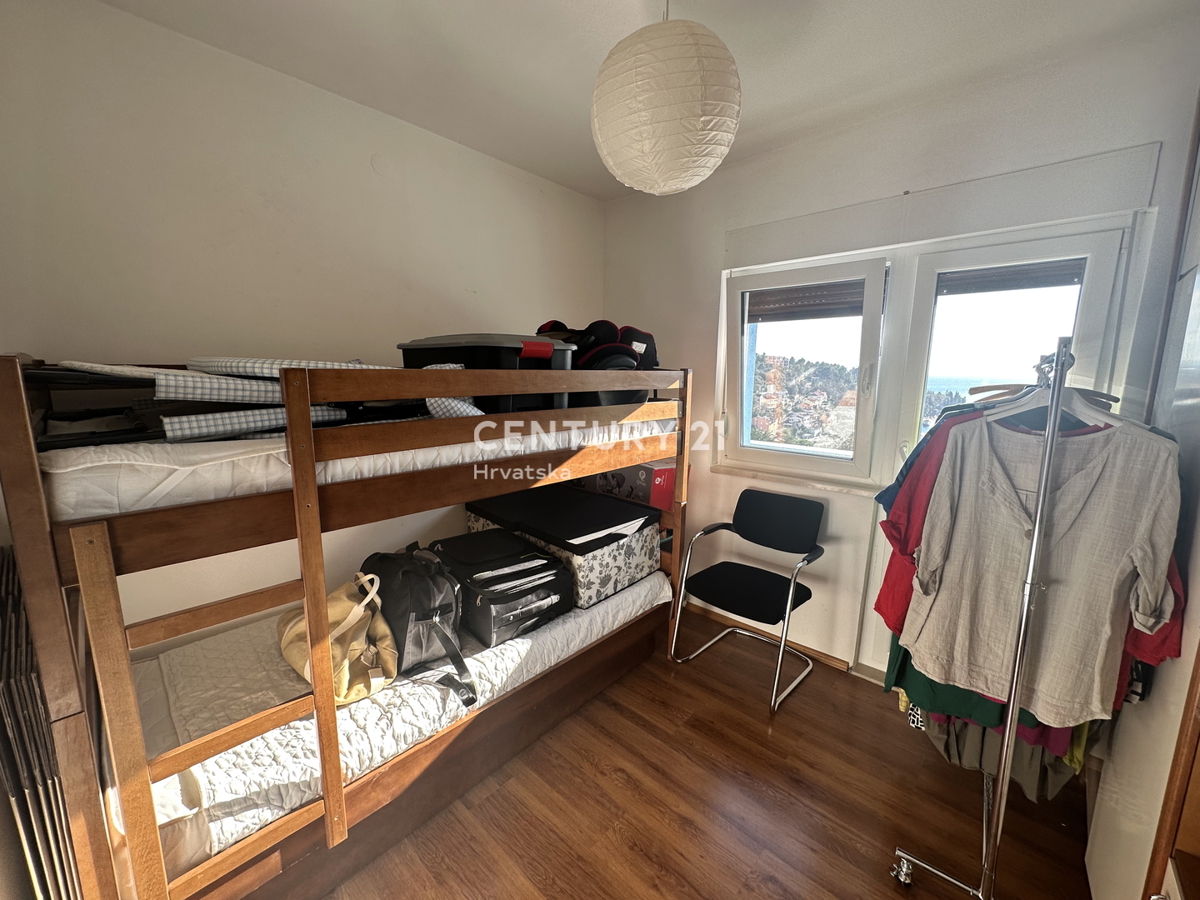 LABIN, RABAC, APPARTAMENTO CON VISTA APERTA SUL MARE, A 200 M DAL MARE