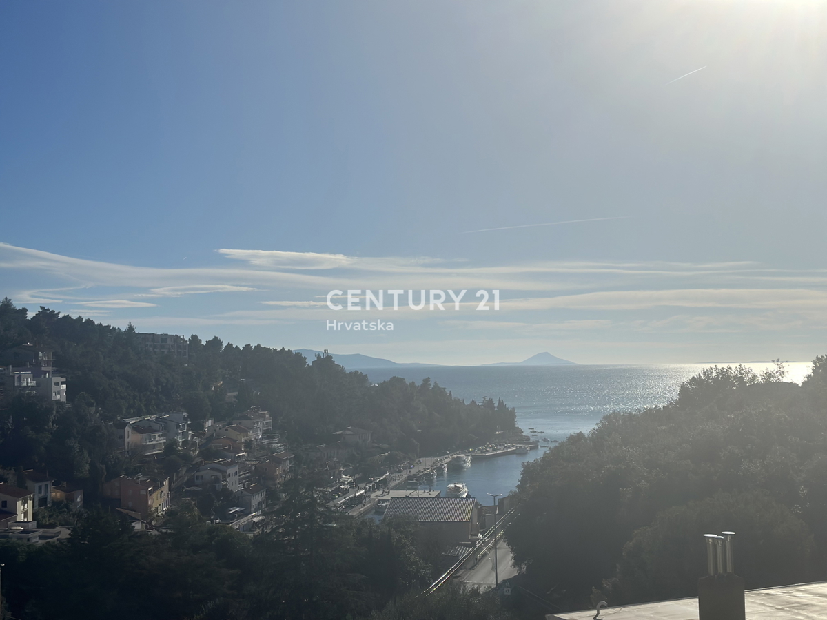 LABIN, RABAC, APPARTAMENTO CON VISTA APERTA SUL MARE, A 200 M DAL MARE