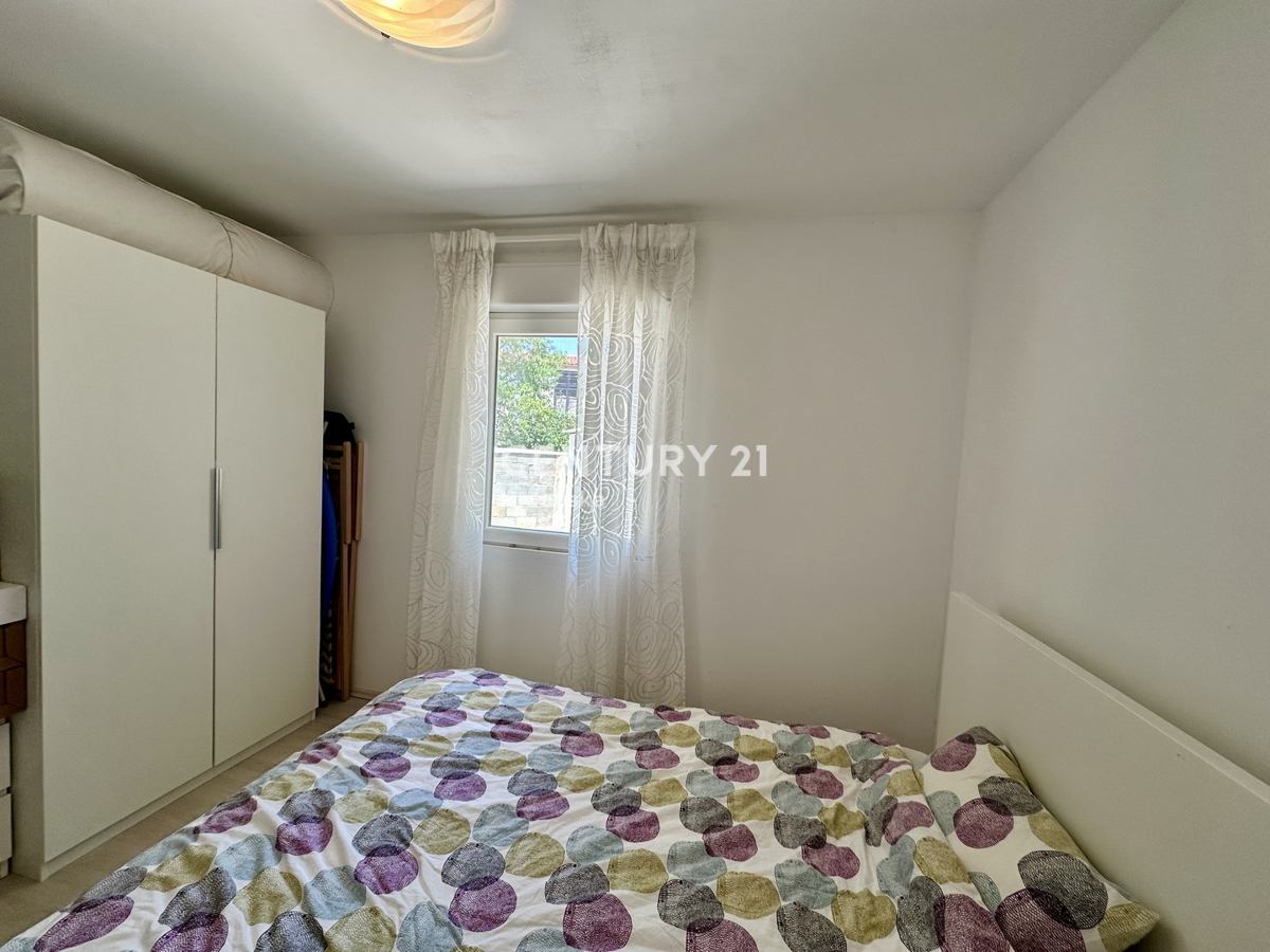 PULA, VALTURA, VILLA AL PIANO TERRA CON DUE CAMERE DA LETTO