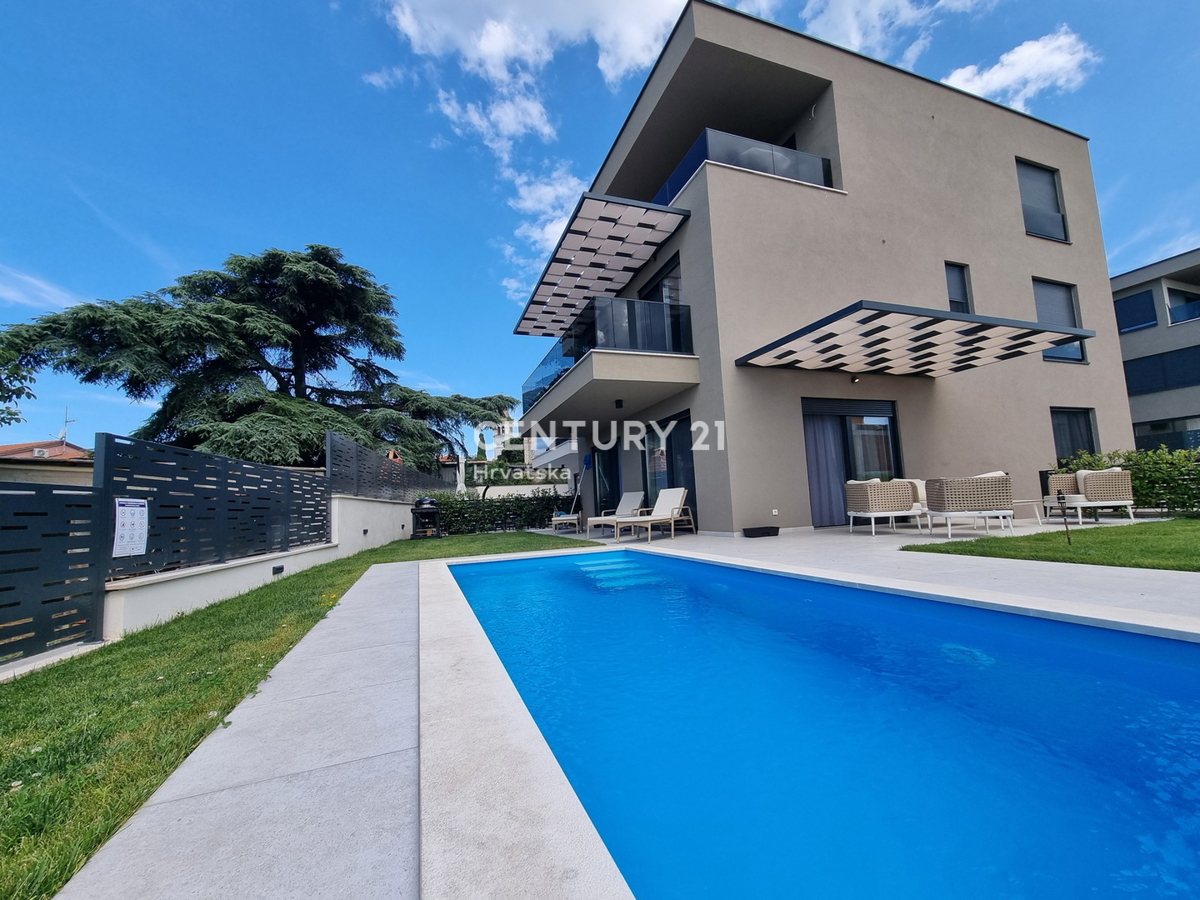 TAR VABRIGA, NUOVA COSTRUZIONE, APPARTAMENTO SU DUE LIVELLI AL PIANO TERRA E PRIMO PIANO CON PISCINA