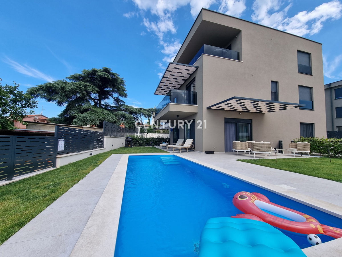 TAR VABRIGA, NUOVA COSTRUZIONE, APPARTAMENTO SU DUE LIVELLI AL PIANO TERRA E PRIMO PIANO CON PISCINA