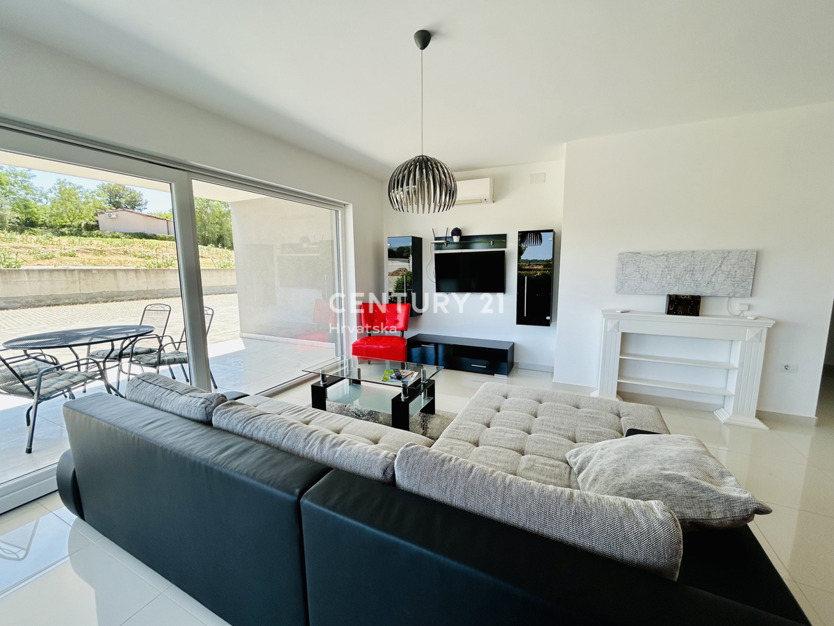 MEDULIN, VOLME, ESCLUSIVA DELL'AGENZIA, APPARTAMENTO A SOLI 200 METRI DAL MARE E DALLA SPIAGGIA