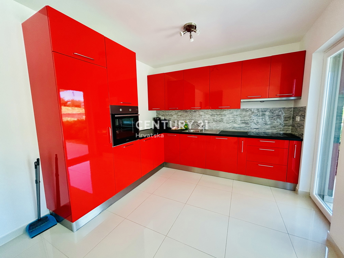 MEDULIN, VOLME, ESCLUSIVA DELL'AGENZIA, APPARTAMENTO A SOLI 200 METRI DAL MARE E DALLA SPIAGGIA